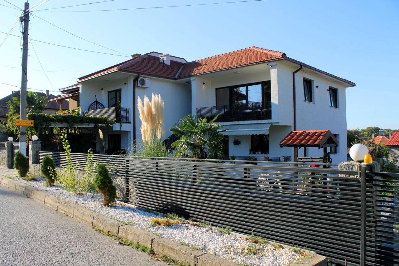Belov Rooms And Apartments Demir Kapija Exteriér fotografie